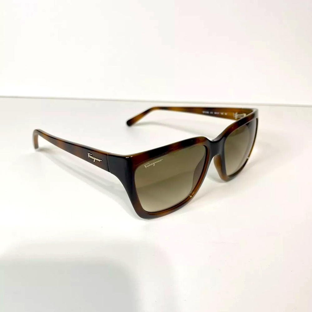 Salvatore Ferragamo Sunglasses SF1018S…59mm…100% Authentic..New…No Case.